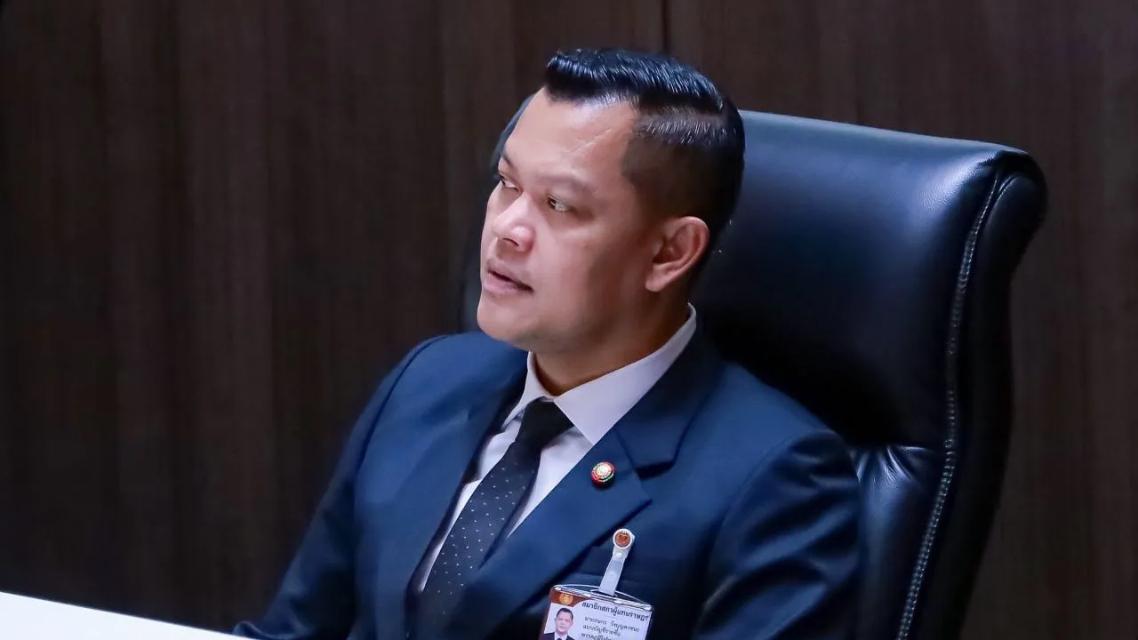 'ธนกร' โต้ 'เท้ง' มั่นใจเสียงรัฐบาลเหนียวแน่น ฝ่ายค้านล้มไม่ลงแน่นอน