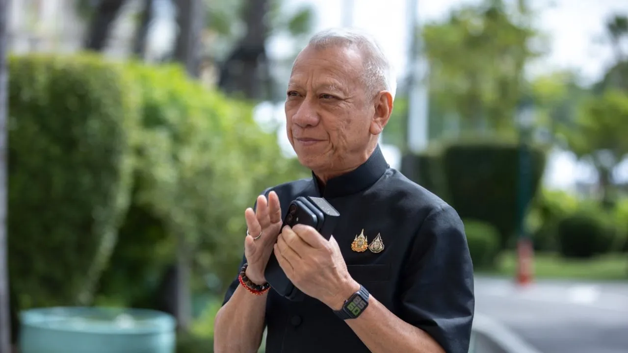 'พิพัฒน์' ลั่น 'แลนด์บริดจ์' ไม่มีแล้ว ย้ำยังต้องมีท่าเรือน้ำลึกฝั่งอันดามัน-อ่าวไทย