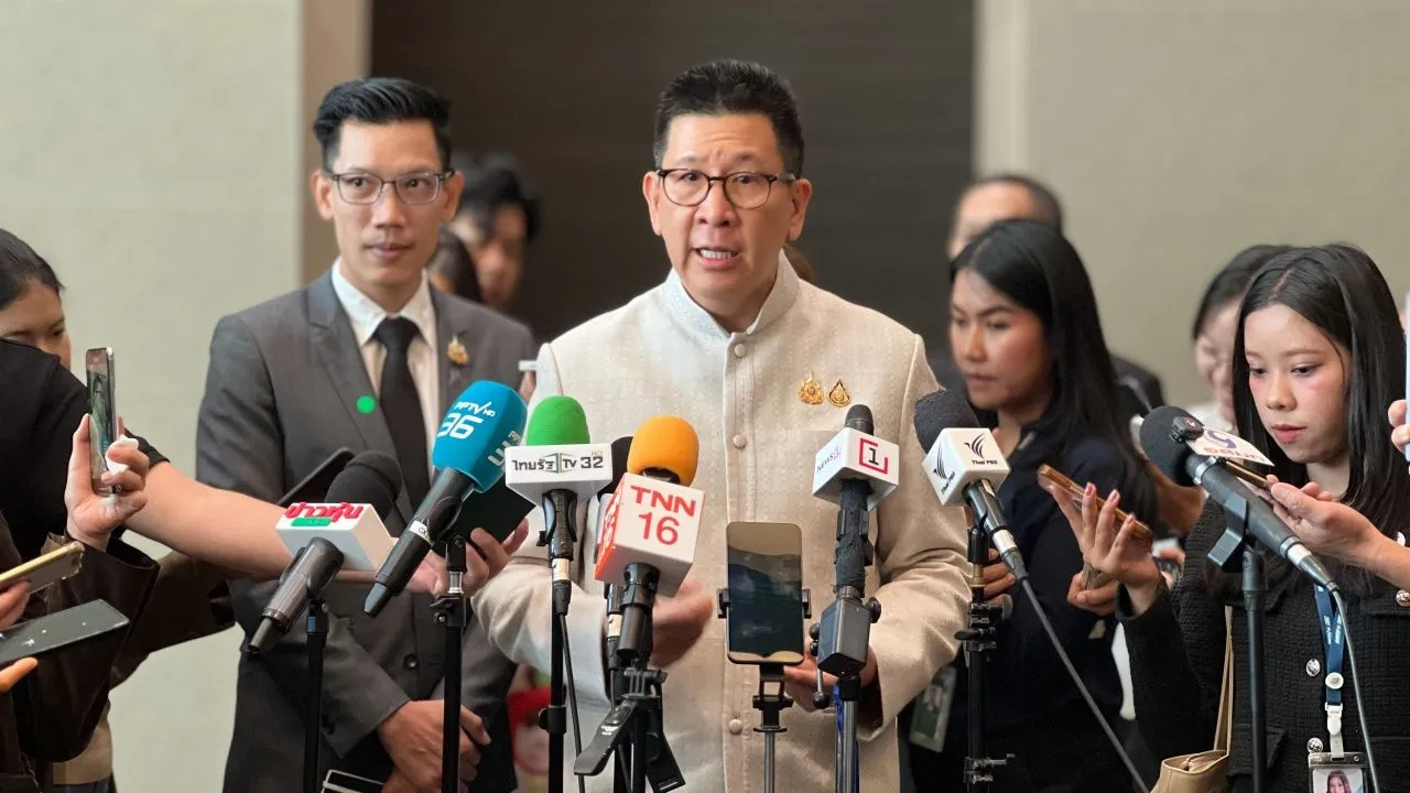 'เอกนิติ' เร่งทบทวน 2 ปัญหา 'บัตรสวัสดิการแห่งรัฐ' ย้ำเน้นช่วยคนจนจริง