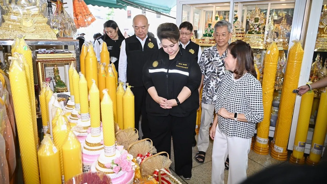 'ศุภมาส' นำทีม สคบ. ลุยตรวจสังฆทานย่านเสาชิงช้า ลั่นของต้องดีราคาต้องชัด