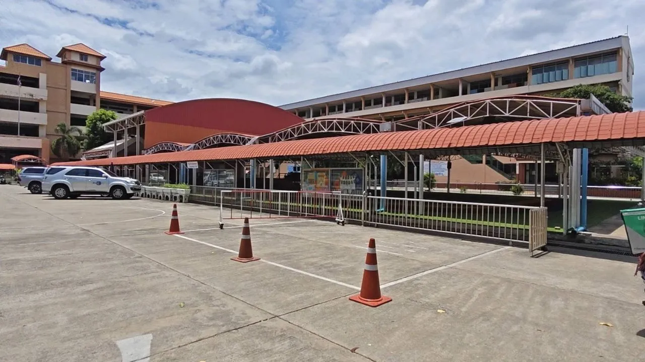 โรงเรียนยืนยันไม่ได้ปล่อยเด็ก ป.4 ช็อกหมดสติเพียงลำพัง แจงวงจรปิดเสียมา 3 ปีแล้ว