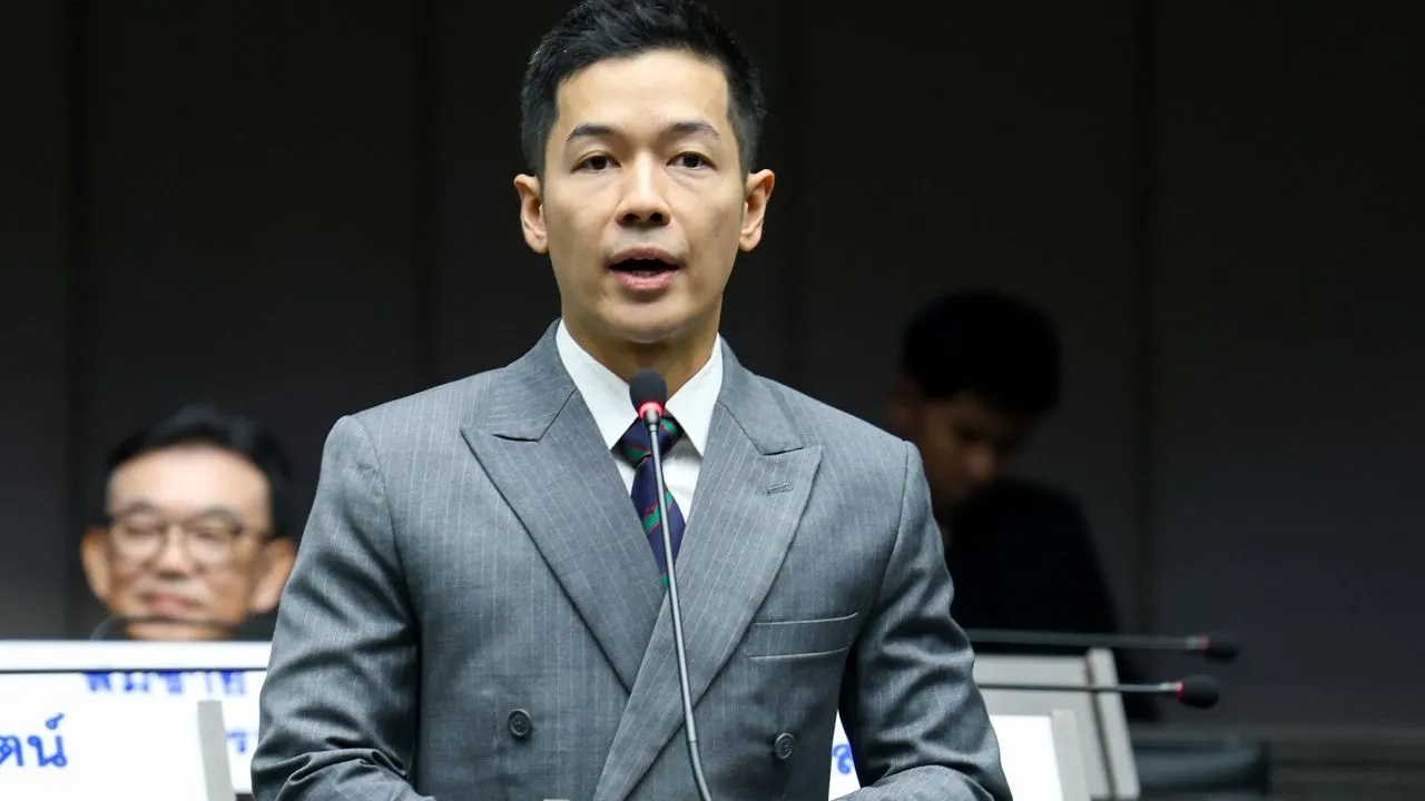 'วิพุธ' จี้ กทม. แก้ปัญหาทางเท้าศาลาแดง รื้อรวดเดียวเสี่ยงอุบัติเหตุ