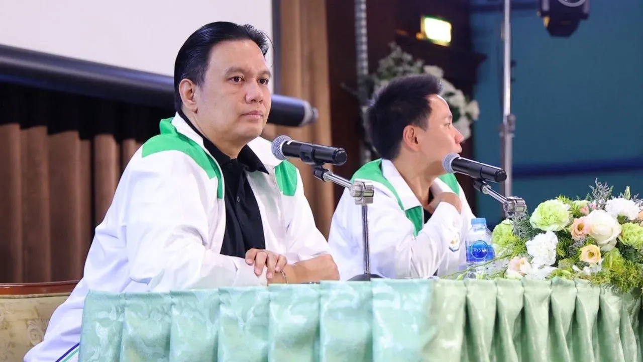 'ไผ่-เบนซ์' สวน 'มนพร' อย่าร้อนตัว ลั่นกล้าธรรมไม่ได้หวง ก.เกษตรฯ แต่มีประสบการณ์