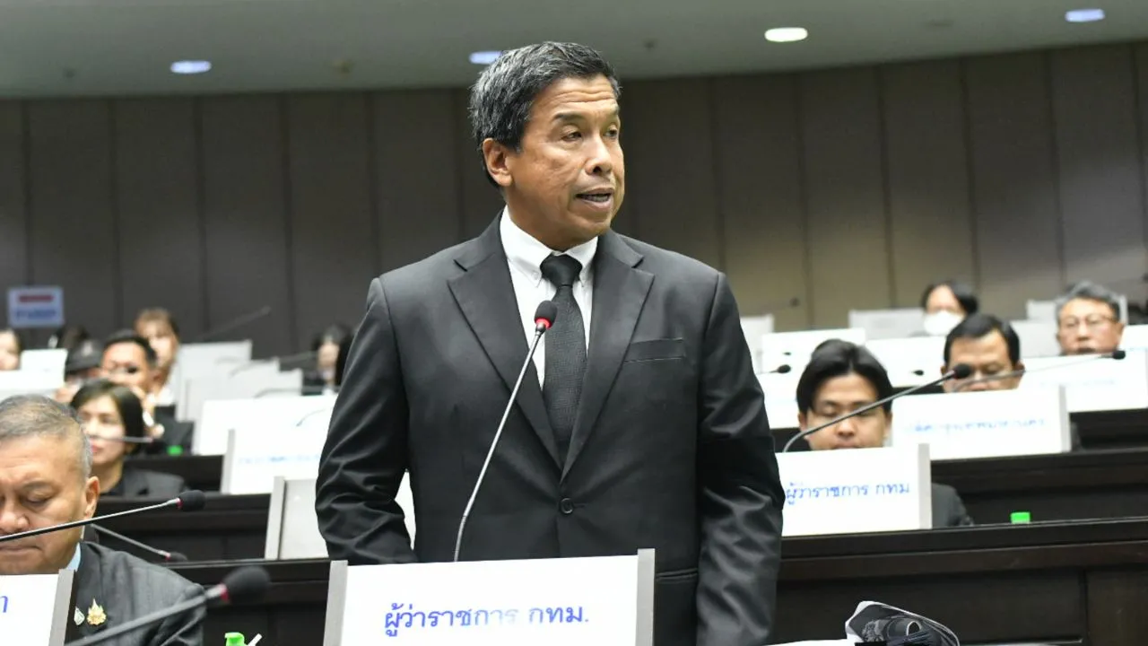 'ชัชชาติ' ย้ำให้ความสำคัญประชุมสภา กทม. แจงไม่อยู่ช่วงแก้ข้อบังคับประชุม