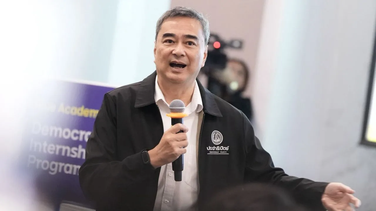 'มาร์ค' ฉะฟ้องปิดปาก 'ยิ่งชีพ' iLaw ไม่ถูกต้อง แนะรัฐบาลแก้ไฟใต้ต้องเดิน 2 ขา