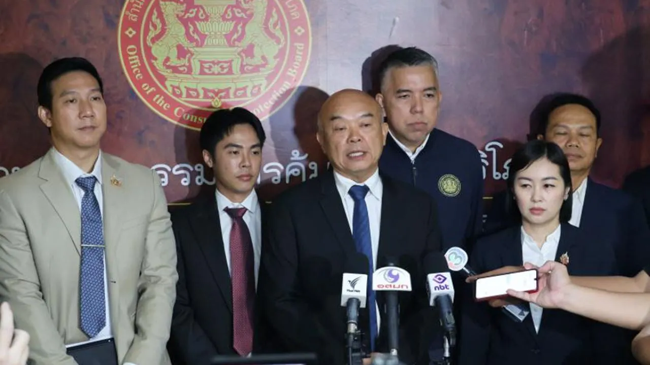 'ประเดิมชัย' เกาะติดปมรถยนต์ไฟฟ้า ลั่น สคบ. พร้อมฟ้องแทนผู้บริโภคทุกราย ไม่ต้องเสียเงินเอง