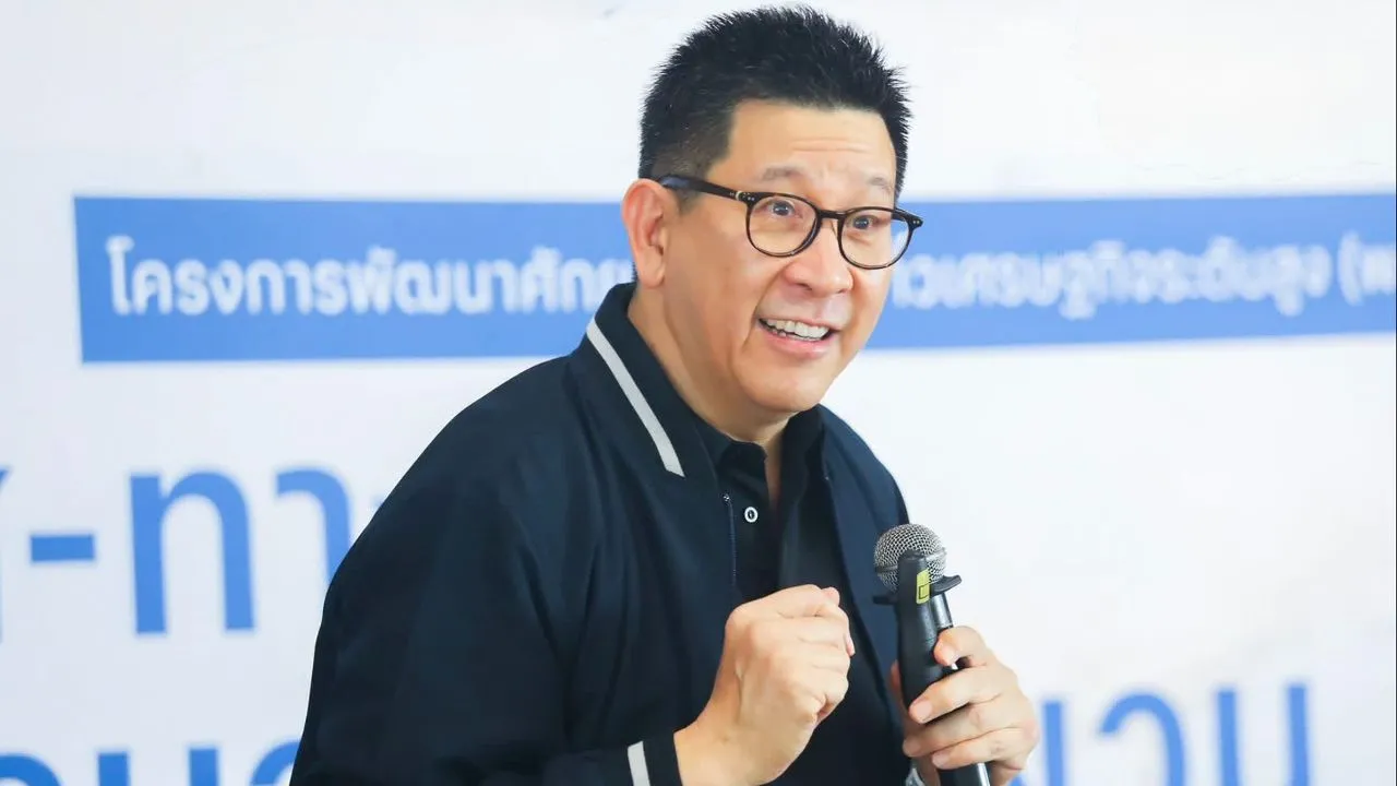 'เอกนิติ' ปลื้ม ผลโพลชี้ 'บัตรสวัสดิการแห่งรัฐปี 69' หนุนฐานเสียงรัฐบาลพุ่งหลังได้สิทธิ