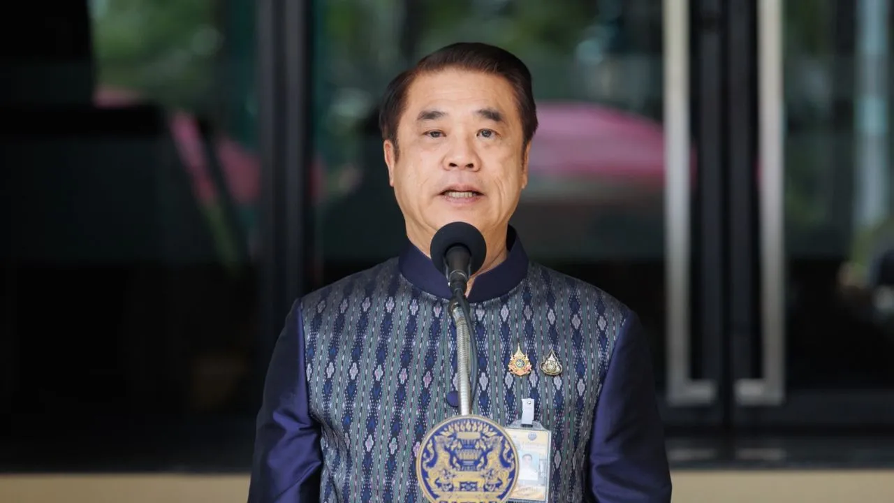 'สุริยะ' โยนถามพรรคภูมิใจไทยเองคดีฮั้ว สว.-ชงครม. ตั้ง ขรก. ระดับสูงวันนี้