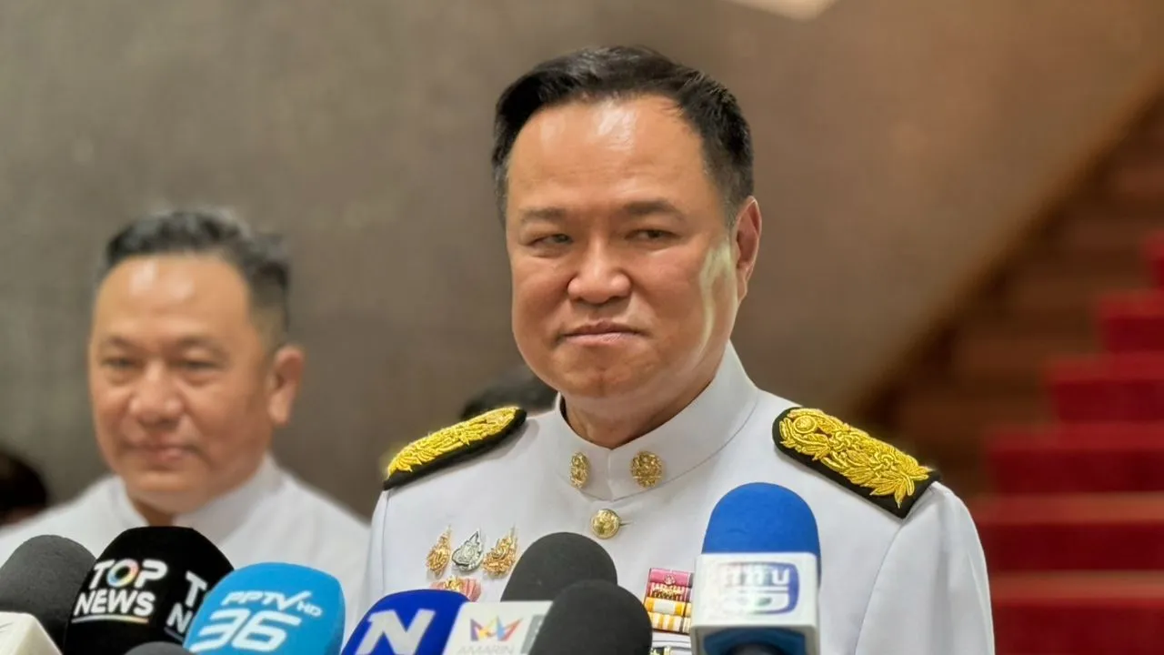 'อนุทิน' ย้อนถามแปลกตรงไหน 'ภรรยาเนวิน' โพสต์ 'ดีก็คบทรยศก็ตัดทิ้ง'