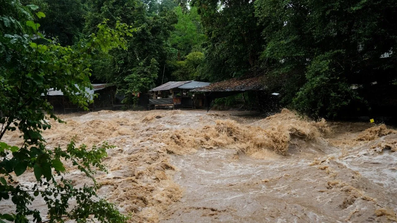สทนช. ประกาศเฝ้าระวัง 'น้ำหลาก น้ำท่วมขัง' ในพื้นที่จังหวัดตราด จันทบุรี