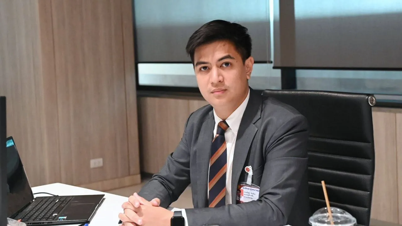 'พริษฐ์' แฉโกงฮั้ว สว.หนองบัวลำภู จี้ 'สว.สรชาติ-ทรงศักดิ์' ตอบ 3 คำถาม