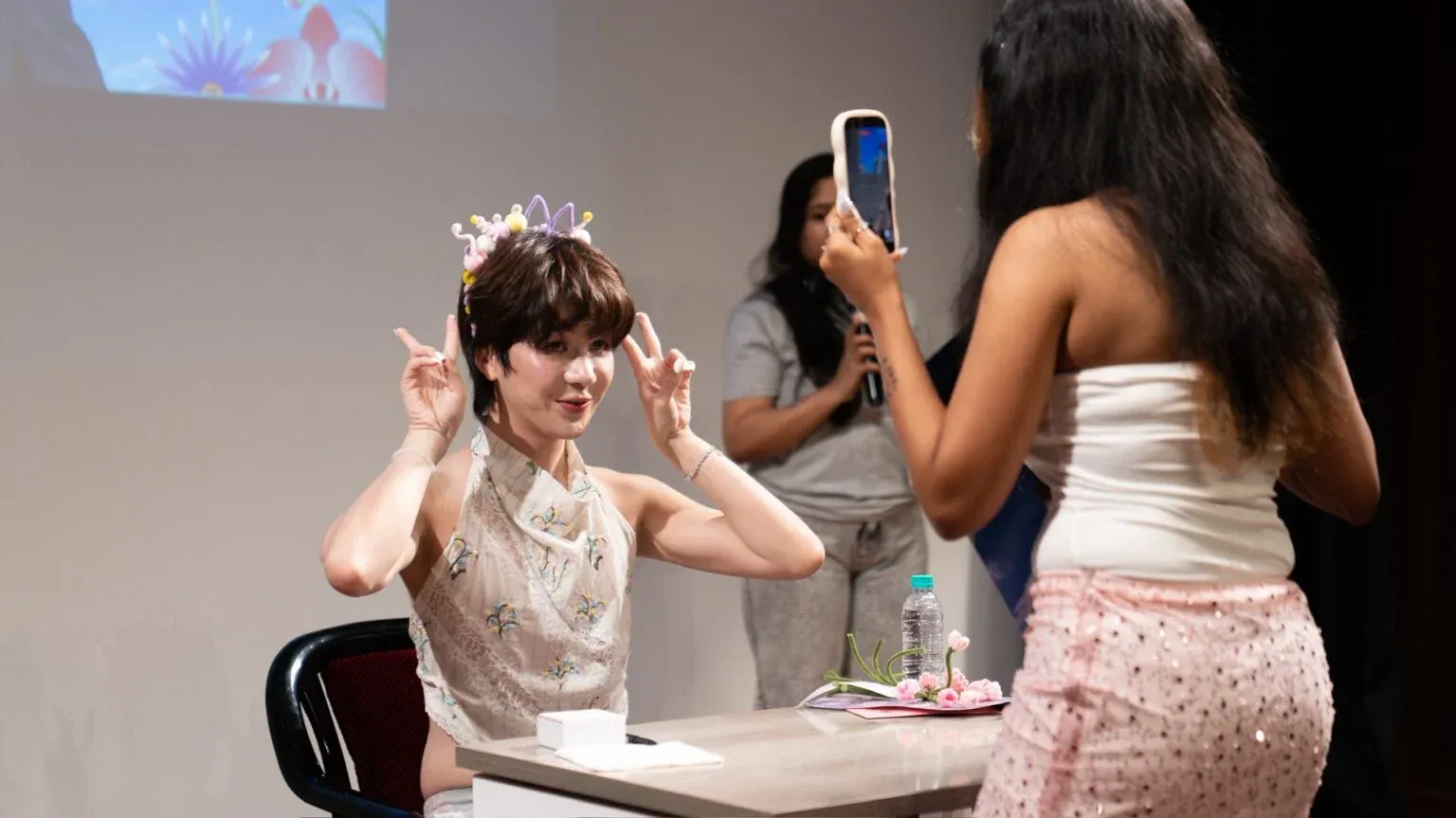 'เอิร์ธ กัษมนณัฏฐ์' ขึ้นแท่นนักแสดงวายไทยคนแรก จัดแฟนมีตติ้งเดี่ยวแดนภารตะ!