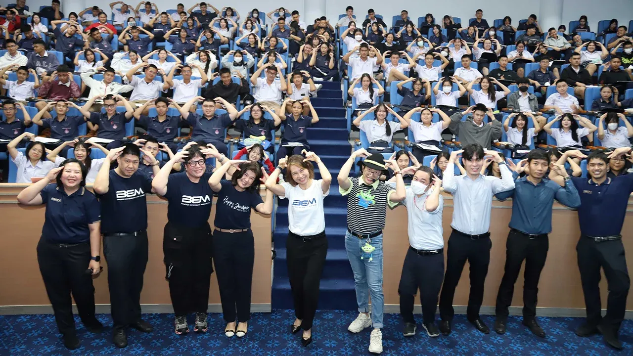 นับถอยหลังสู่สนามสอบ 'BEM พาน้องพิชิต TCAS ปีที่ 18' ยกทีมติวเตอร์บุกถึงโรงเรียน ชวนน้องสมัครก่อนพลาดโอกาส