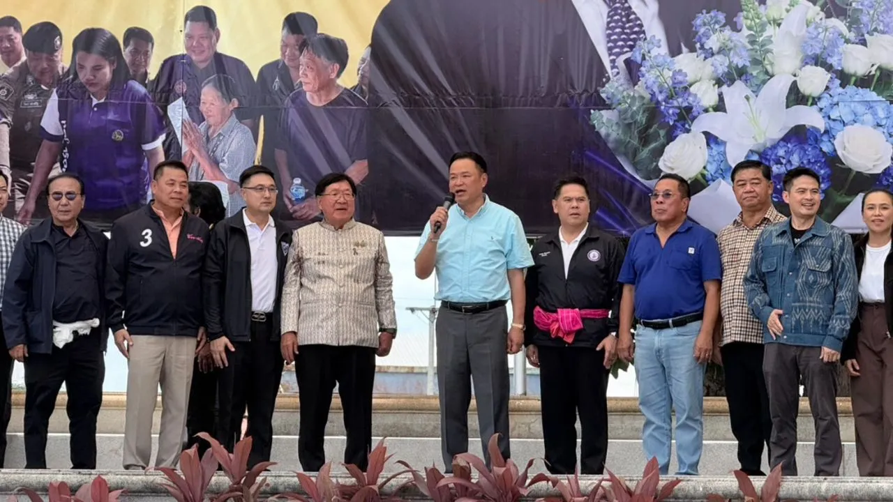 'อนุทิน' อวยพรวันเกิด 77 ปี 'ประภัตร โพธสุธน' ปากหวาน 1 สิงหาคมทุกปี ต้องมาเบิร์ทเดย์