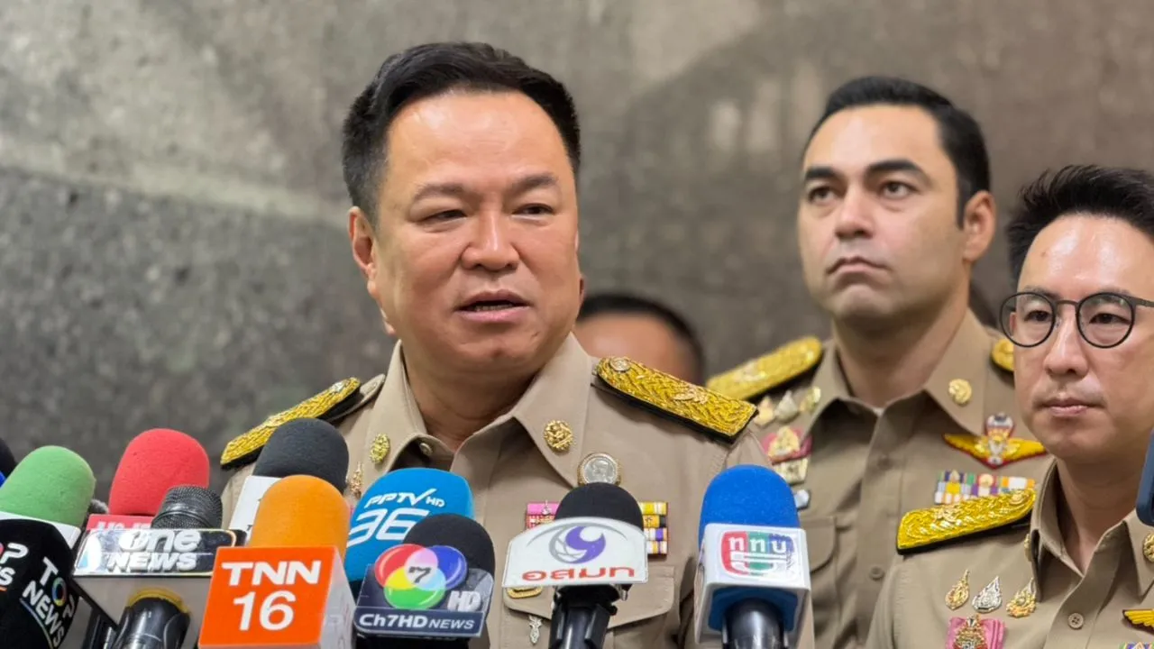 นายกฯ ไม่ปิดประตูต่อ 'ไทยช่วยไทยพลัส' ชี้ต้องดูงบฯ-เศรษฐกิจ ย้ำรัฐบาลเน้นสร้างคนยืนบนขาตัวเอง