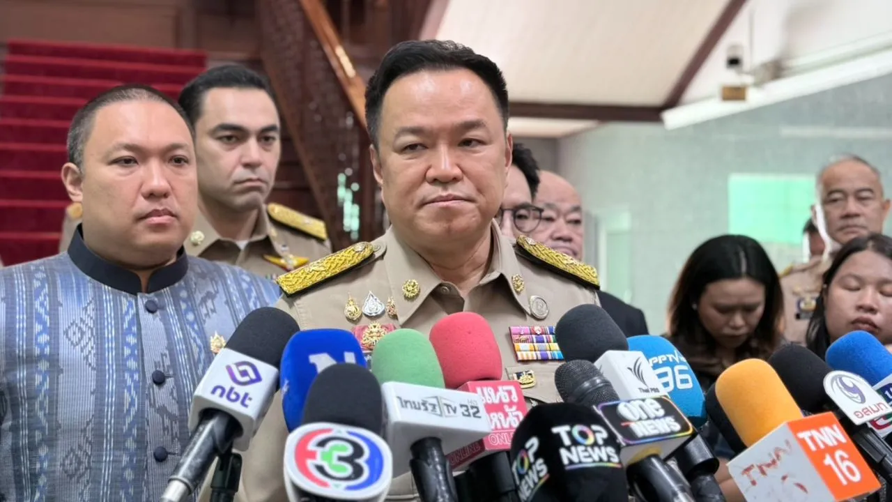 'อนุทิน' ลั่นรัฐบาลไม่ต้องแจงฮั้ว สว. เพราะไม่เกี่ยวข้อง ยันเอาผิด 'ยิ่งชีพ ไอลอว์' กล่าวหา