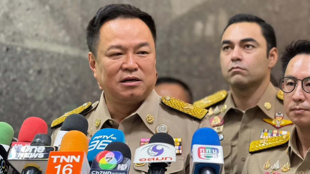 'นายกฯ' ลั่นปัญหาภาคใต้ไม่มีเคลียร์ ลุยปราบยา-ของเถื่อน เตือนพวกท้าทาย 'อยากเจ๊งก็ลอง'