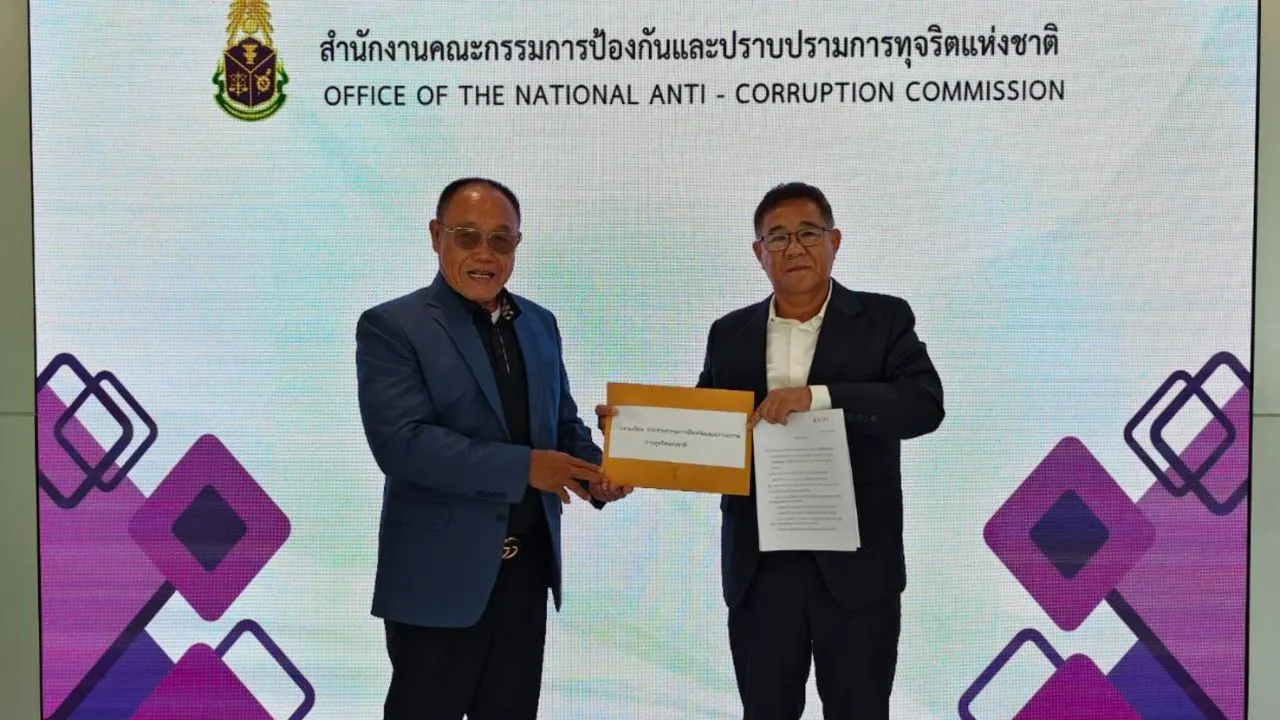 'พ่อโฟกัส' ยื่นเทปหลักฐานเสียบบัตรประชุมสภากทม. ให้ ป.ป.ช. สอบสก.พรรคประชาชนแล้ว