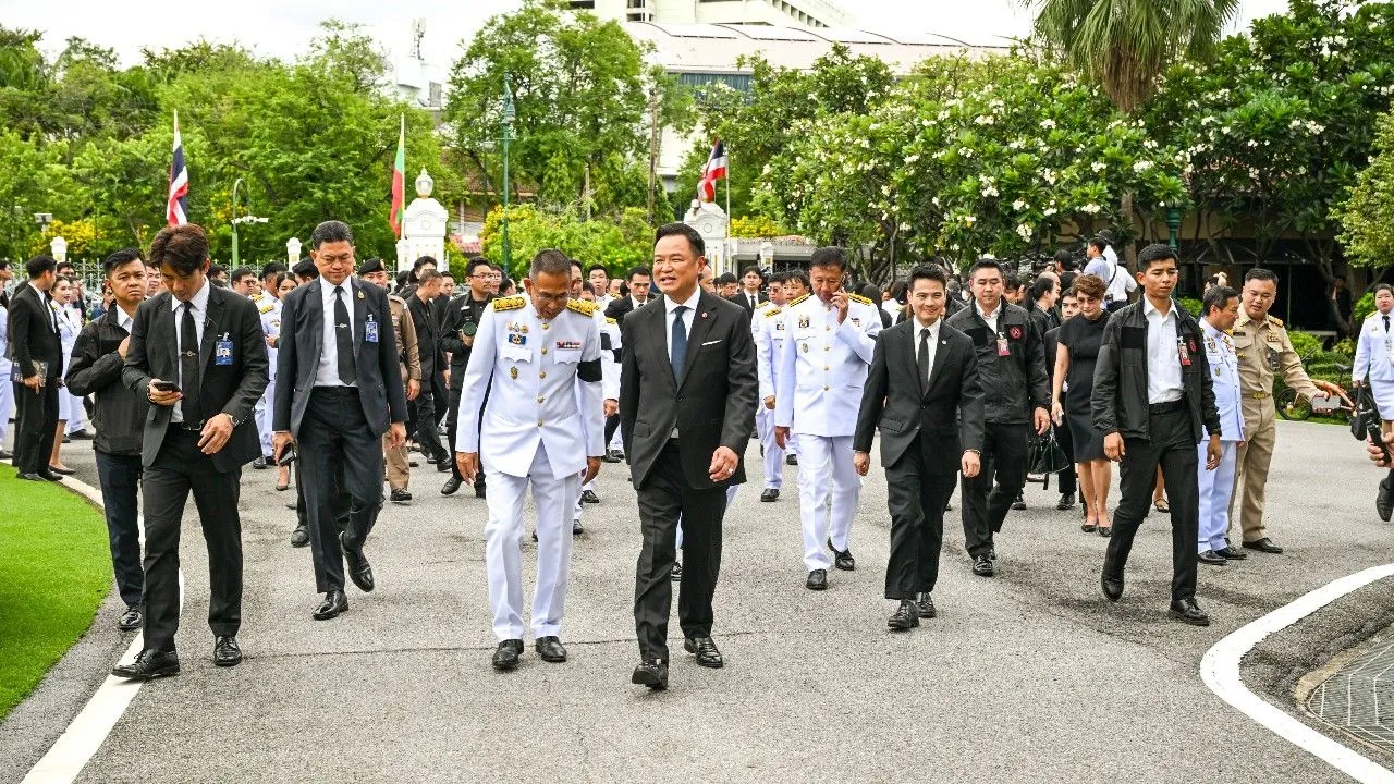 อนุทิน ขอโทษเหตุ 'พีมูฟ' บุกมหาดไทยปะทะ อส. เลือดตกยางออก