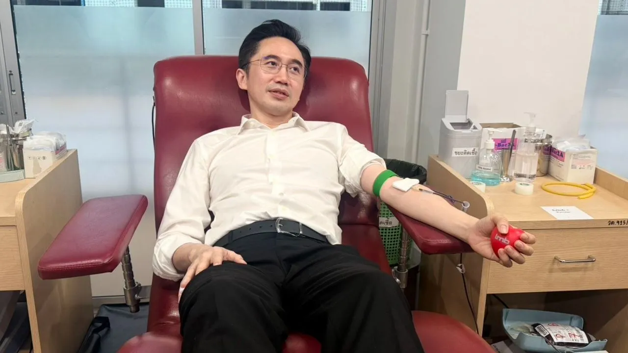 'ยศชนัน' รุดบริจาคโลหิต ช่วยเหยื่อเหตุกราดยิง รร.เทพศิรินทร์ นนทบุรี