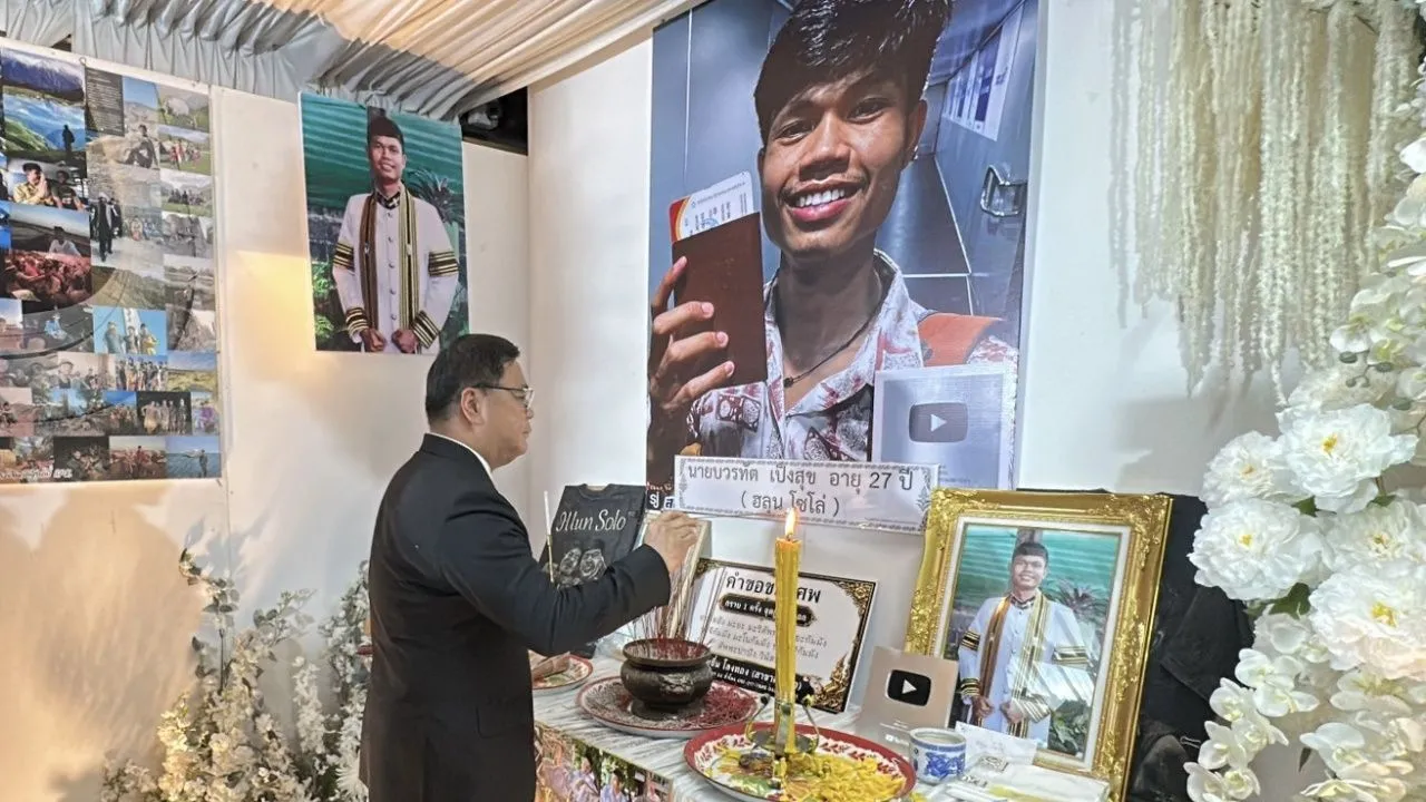อธิการบดีจุฬาฯ ยกย่อง 'ฮลุน โซโล่' เป็นเยาวชนต้นแบบ สะท้อนคุณค่าของทุนจุฬาฯ ชนบท