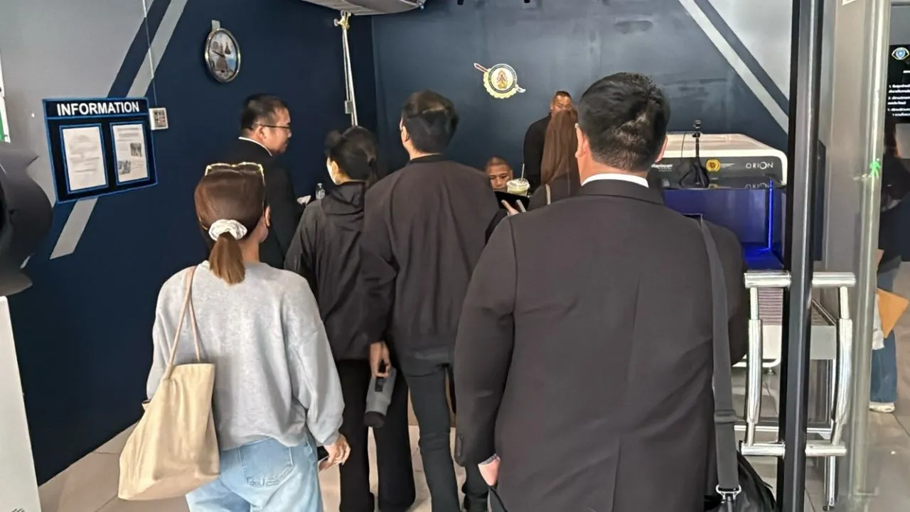 คดีโกงสอบท้องถิ่น 7 ผู้ถูกกล่าวหา เข้าพบกองปราบฯ ปฏิเสธตอบคำถามสื่อฯ
