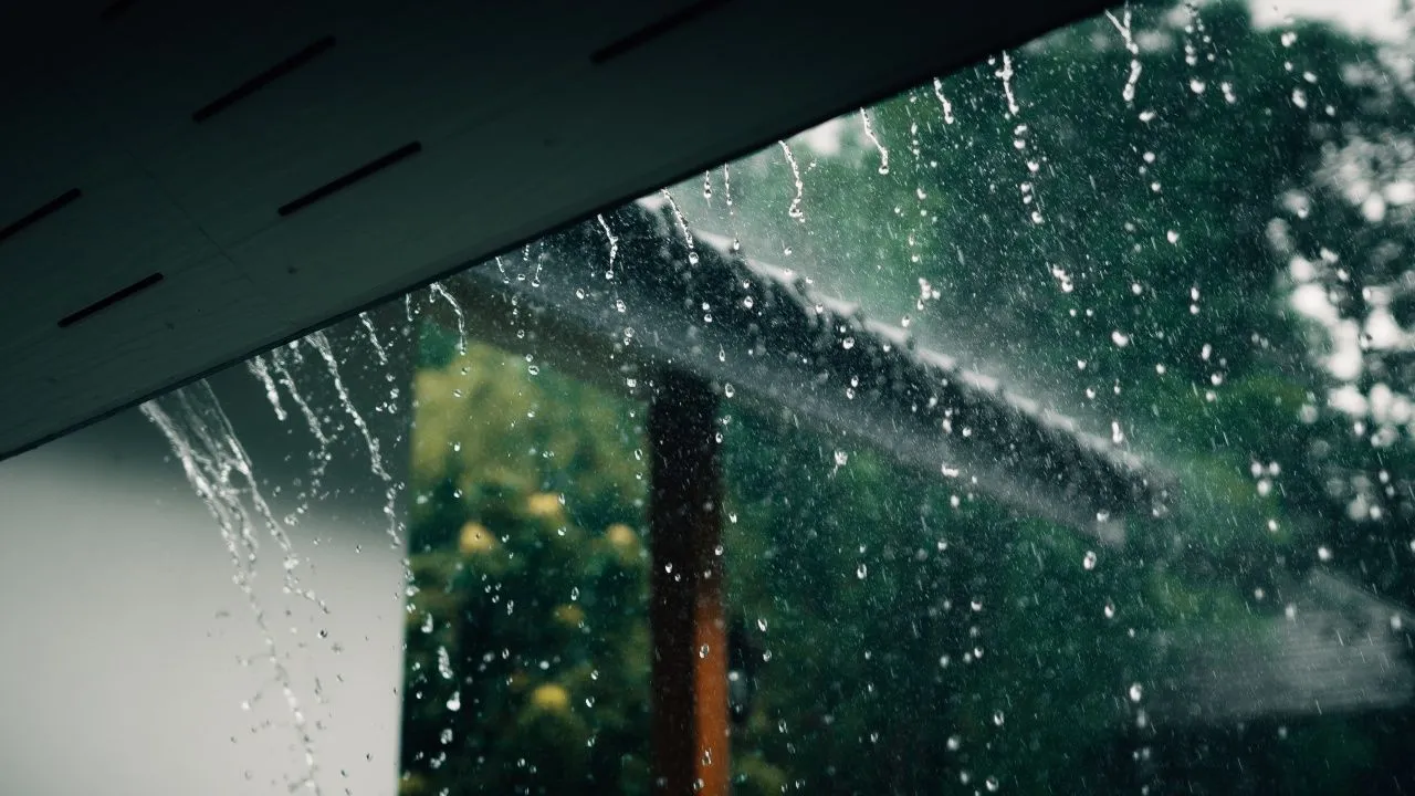 กรมอุตุฯ เตือนระวังอันตรายจาก 'ฝนตกหนัก' อาจเกิดน้ำท่วมฉับพลัน-น้ำป่าไหลหลาก