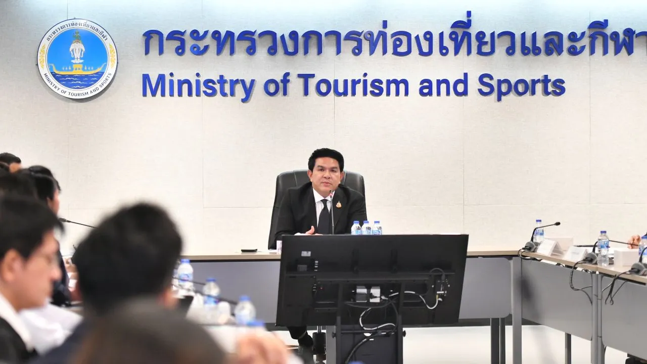 'สุรศักดิ์' ถก กรอ.ท่องเที่ยว เคาะลุย 'ไทยเที่ยวไทยพลัส' จ่ายเท่าเทียมไม่แบ่งเมืองหลัก-เมืองรอง