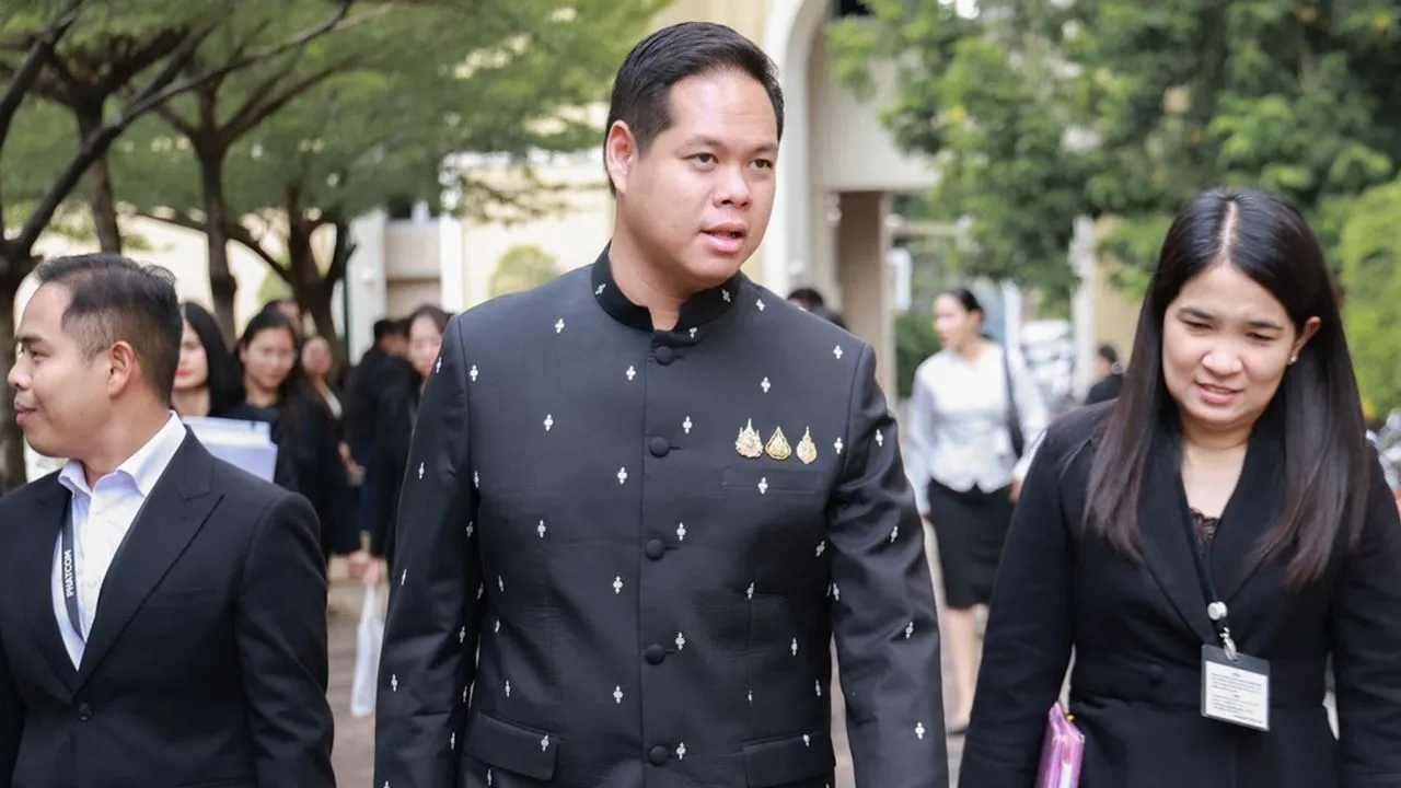 'สรรเพชญ' ชี้ ครม.สัญจรสงขลา สร้างโอกาสใหม่ ย้ำงบฟื้นฟูน้ำท่วมเดินหน้าแล้ว