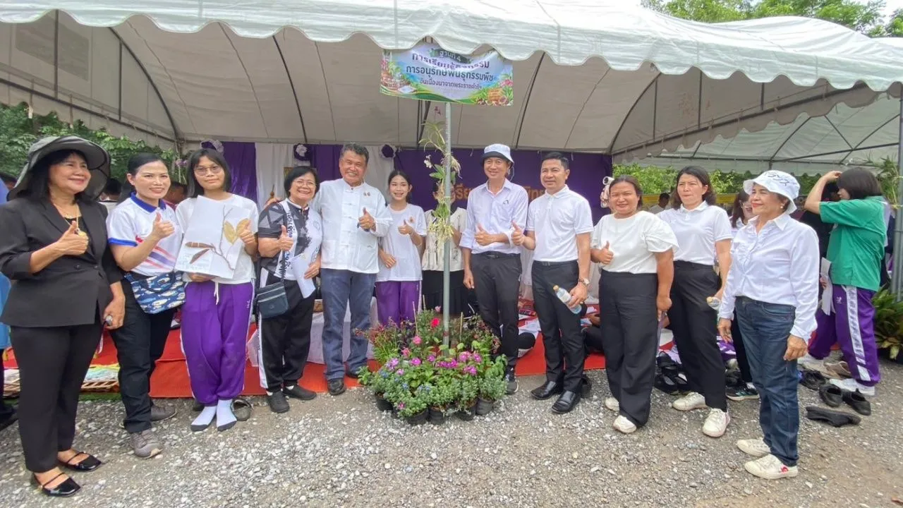 ปลูกจิตสำนึกรักษ์บ้านเกิด จัดกิจกรรมการเรียนรู้ 'ป่าเขาขยาย' ร่วมดูแลต้นไม้ จ.ชัยนาท
