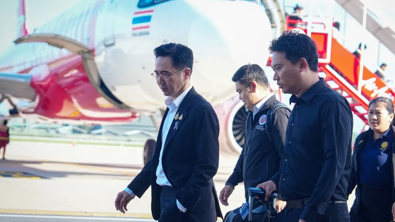 'ยศชนัน' เปลี่ยนภารกิจบินด่วนจากสุราษฎร์ธานี ขึ้นเหนือลุยช่วยน้ำท่วมน่าน