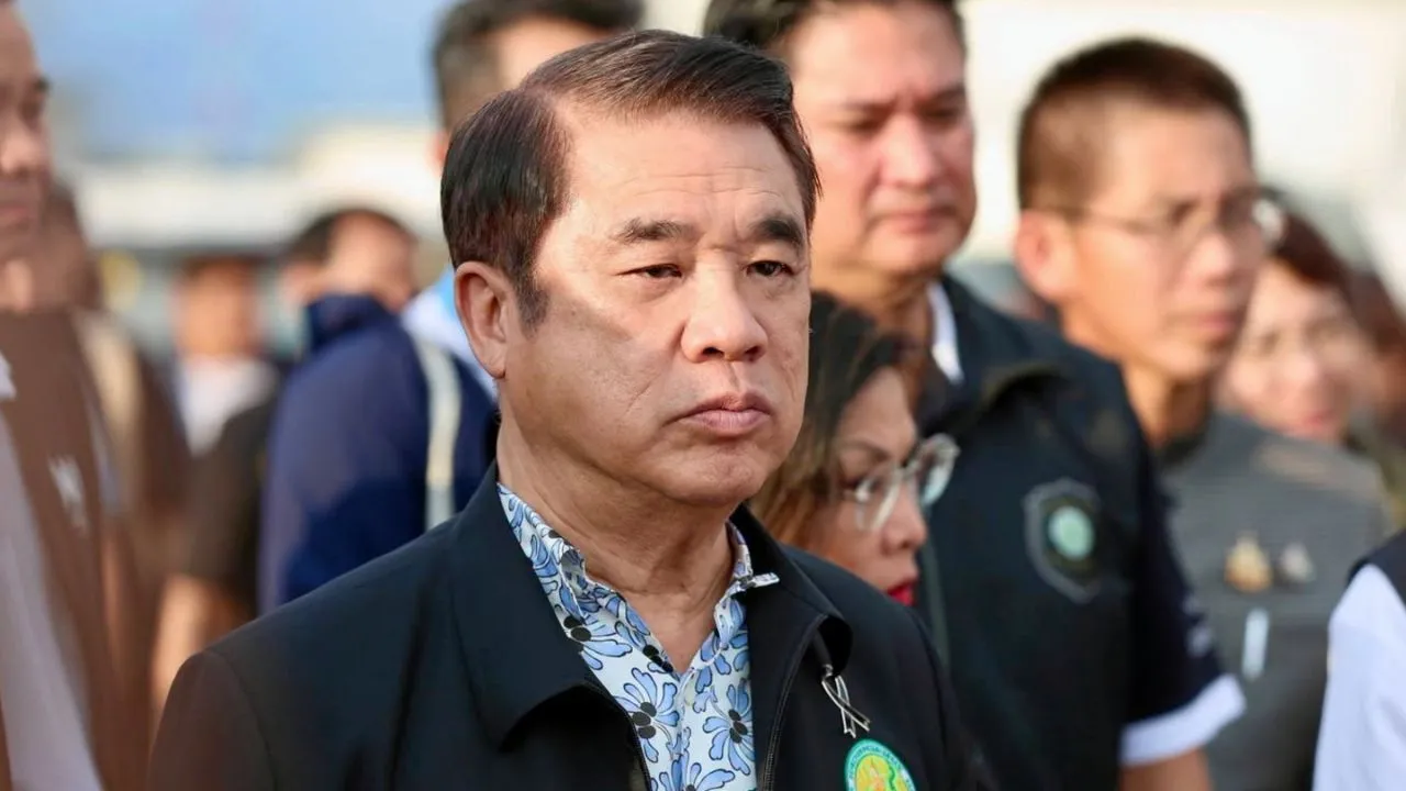 'สุริยะ' รับลูกนายกฯ เร่งลงพื้นที่น้ำท่วมน่าน สั่งทุกหน่วยช่วยประชาชน-เกษตรกรทันที