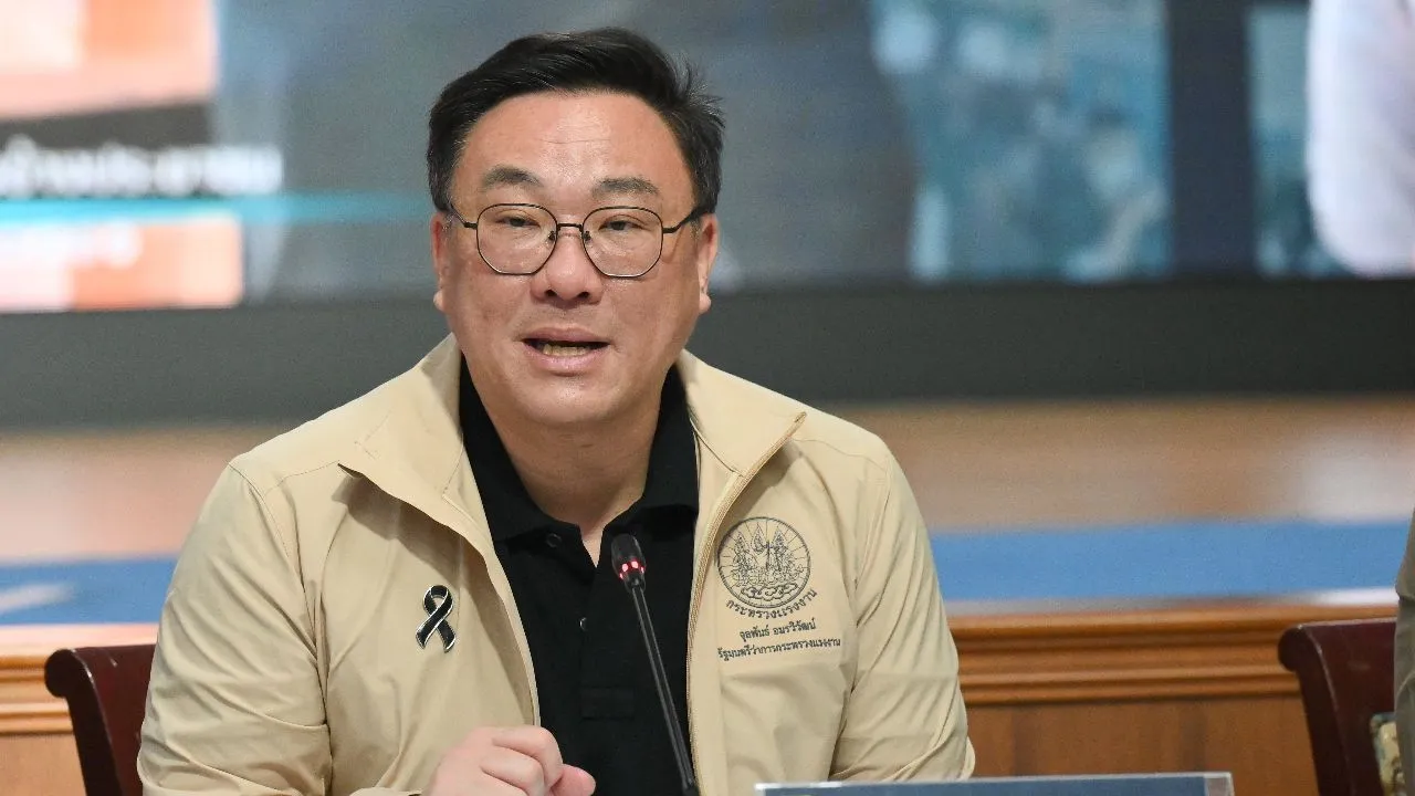 'จุลพันธ์' ห่วงใยพี่น้องชาวน่าน ส่ง 5 หน่วยงาน ก.แรงงาน ลงพื้นที่น้ำท่วม