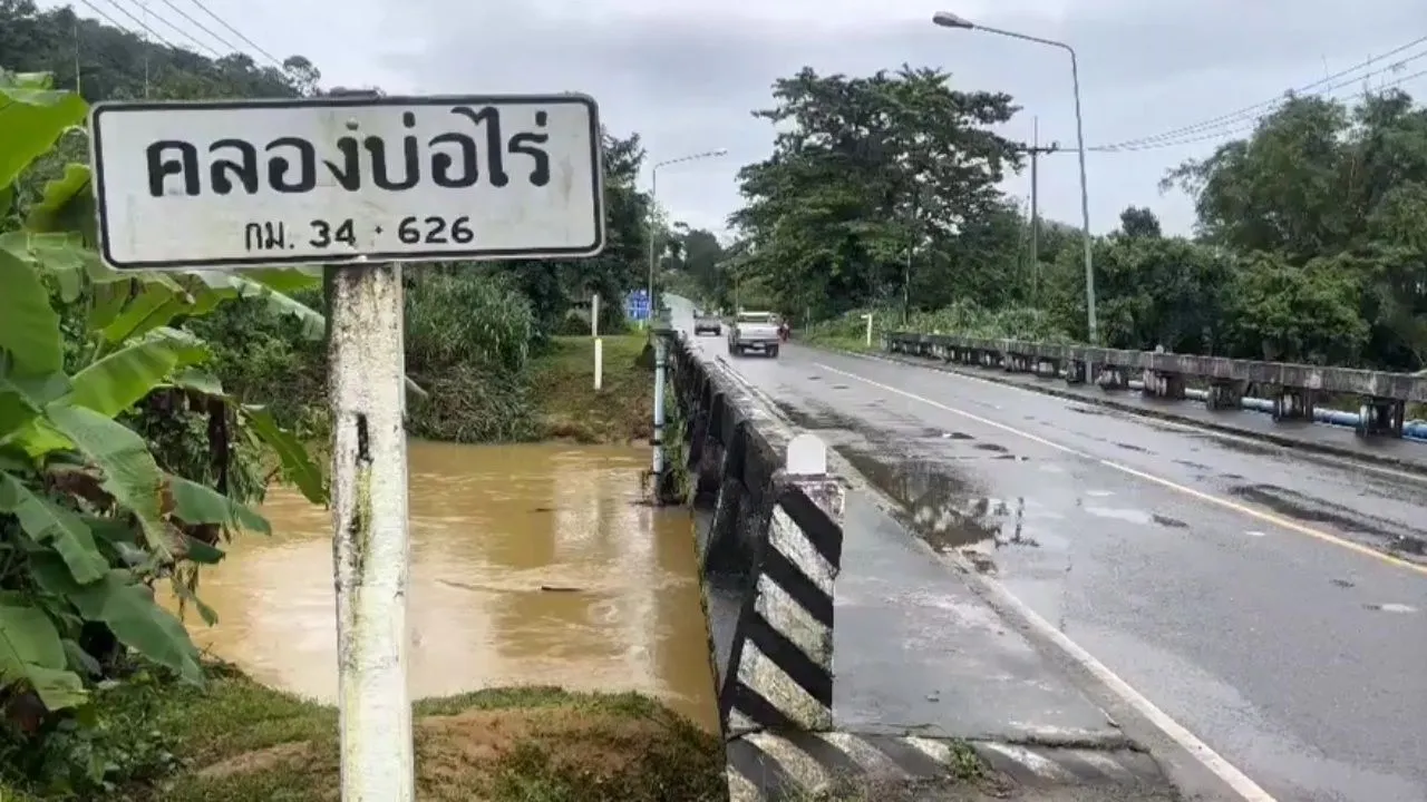 อัปเดต 'น้ำท่วมบ่อไร่' หลังฝนหยุด ระดับน้ำในคลองลดแล้ว แต่ยังต้องเฝ้าระวังใกล้ชิด
