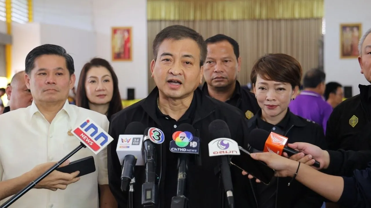 เลือกตั้งซ่อมอุดรฯ พรุ่งนี้ กกต. ตรวจเยี่ยม ยังไม่พบร้องเรียน แนะพกร่มมาใช้สิทธิ์