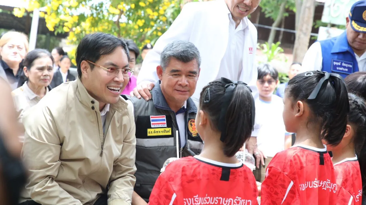 'อัครนันท์' เยี่ยม รร.พื้นที่ห่างไกล ลั่น ศธ. เร่งลดความเหลื่อมล้ำ