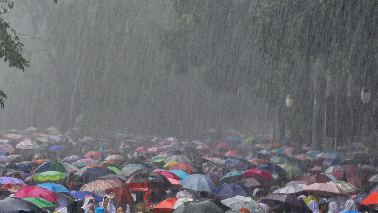 ประกาศฉบับ 7 เช็กจังหวัดเสี่ยง 'ฝนตกหนักถึงหนักมาก' เฝ้าระวังน้ำท่วมฉับพลัน