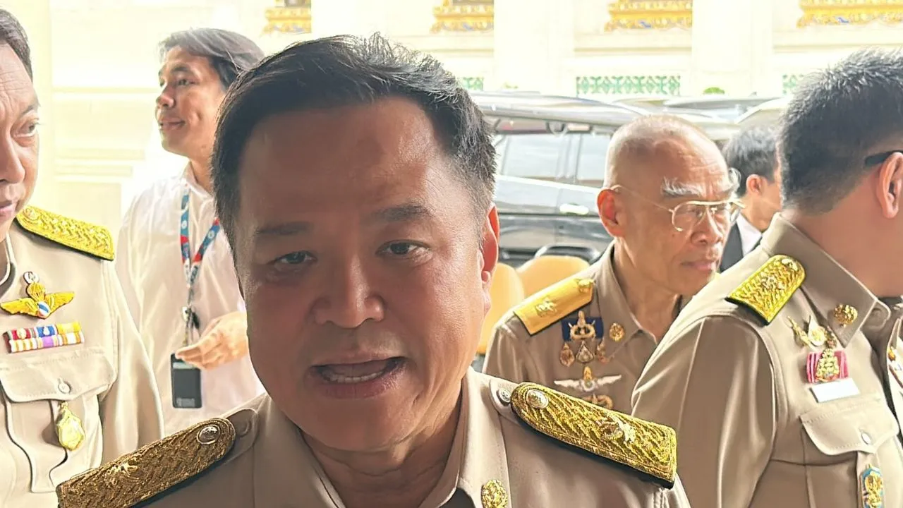 'อนุทิน' ย้ำแก้ไฟใต้ต้องยึดกฎหมายเข้มข้น-ไม่ลงพื้นที่ให้ จนท. ดูแลประชาชน