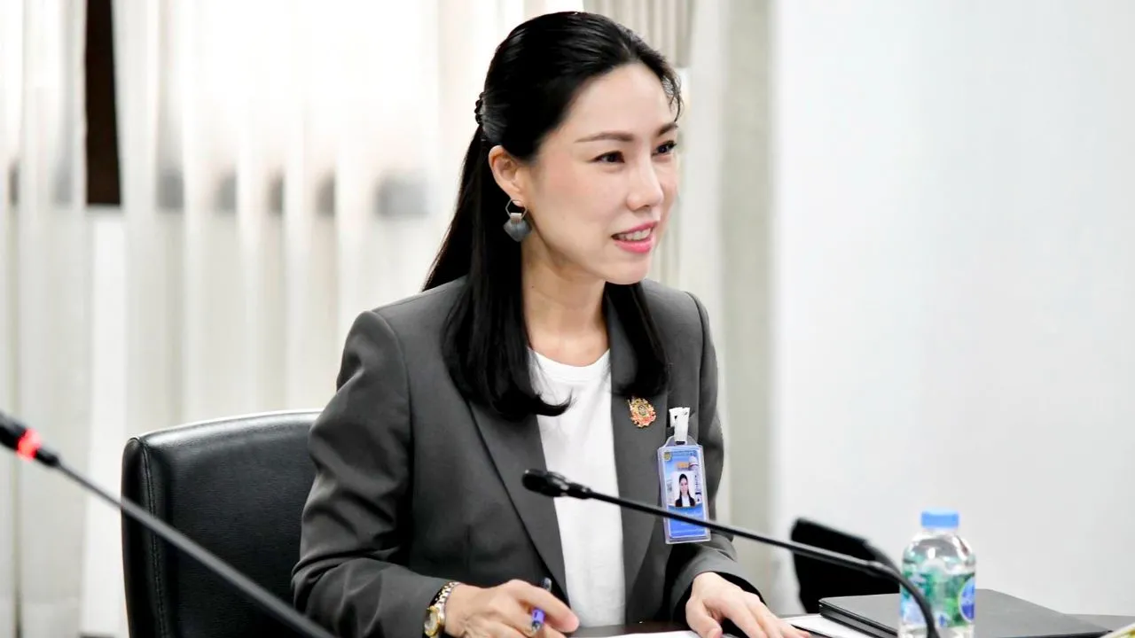 'รวมไทยสร้างชาติ' เพิ่มช่องทางสื่อสาร เปิดตัว LINE OA หนุนสร้างเครือข่าย-ขยายฐานสมาชิกพรรค