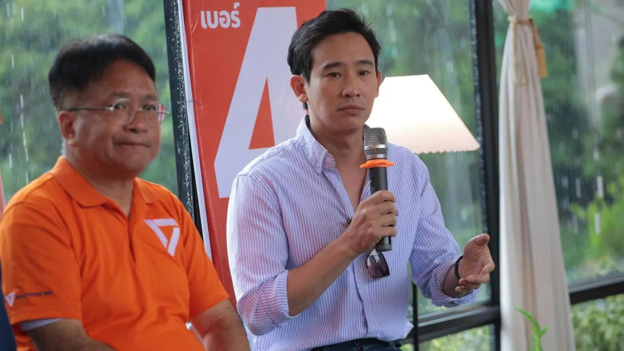 'พิธา-เดชรัต' ชู 'เรียนระดับโลกที่นนทบุรี' ย้ำ ปชน. ไม่คิดตัดงบการลงทุนด้านการศึกษา