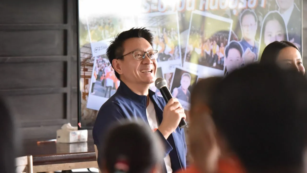 'วีระยุทธ' ถกตั้งสาขาพรรคที่อยุธยา ชวนตั้งข้อสังเกตปัญหามลพิษ-ทุจริตมาจากจังหวัดสีน้ำเงิน