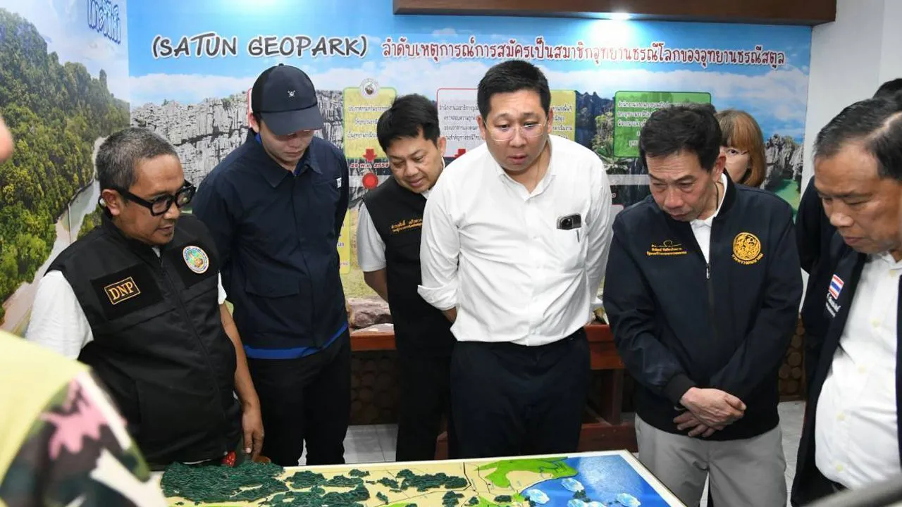 'ภัทรพงศ์' Kick Off Seaplane สตูลโมเดล เล็งตั้งสนามบินน้ำรัฐแห่งแรก ดึงทัวร์หลีเป๊ะ