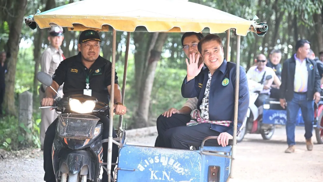 'สุริยะ' ลุยอารยเกษตร ในพื้นที่สวนยาง ผสานภูมิปัญญาท้องถิ่นกับเทคโนโลยี รักษาตลาดส่งออกยางพาราโลก