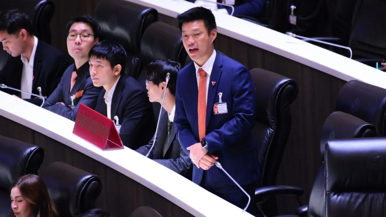 'เท้ง' ชำแหละงบไฟใต้ 5 แสนล้านล้มเหลว จี้รัฐบาลทบทวนยุทธศาสตร์ 20 ปี