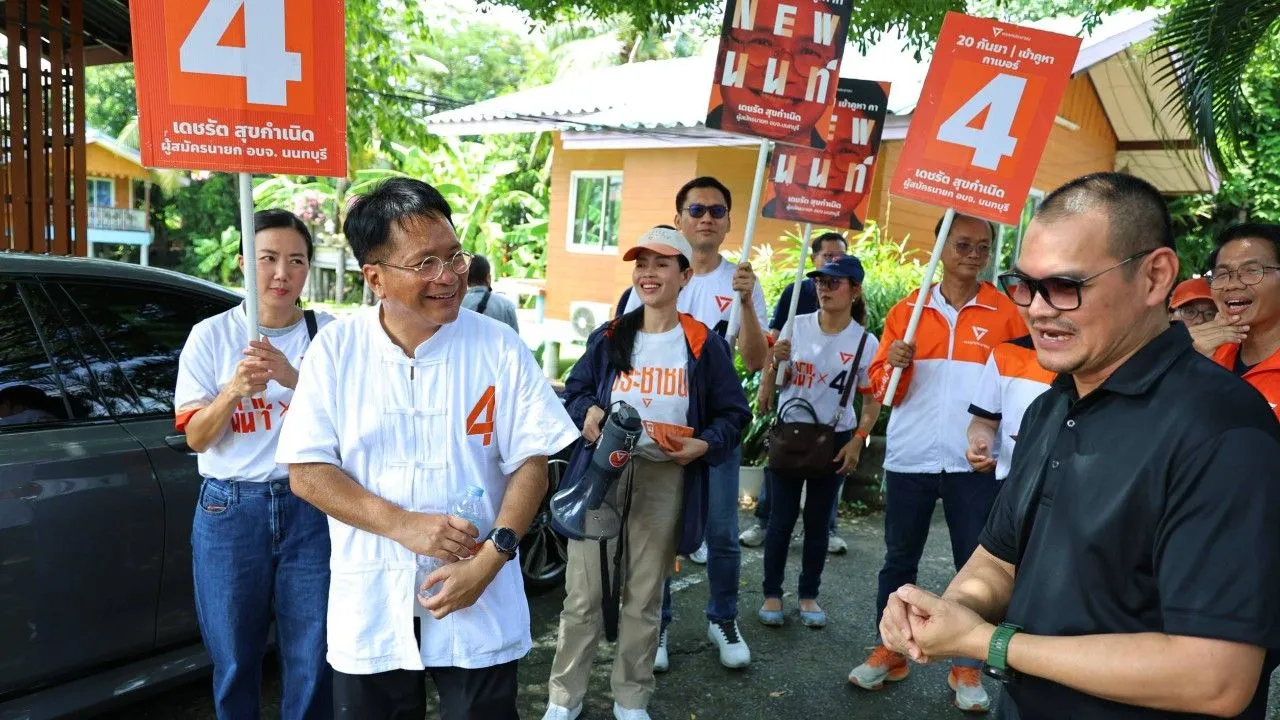 'เดชรัต' หาเสียงต่อเนื่อง ชูสวัสดิการสัตว์จรจัด-ศูนย์เดย์แคร์ดูแลผู้สูงอายุเมืองนนท์