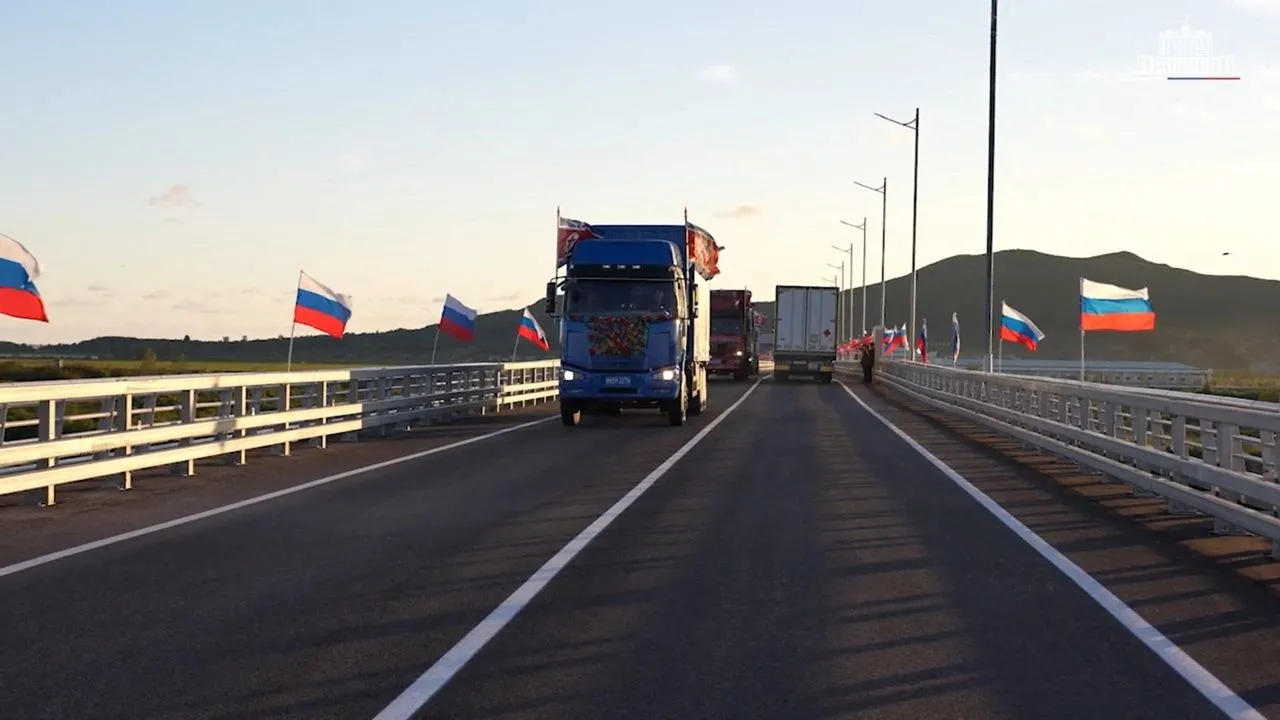 รัสเซีย-เกาหลีเหนือ จัดพิธีเปิดสะพานรถวิ่ง เชื่อมชายแดน 2 ประเทศ