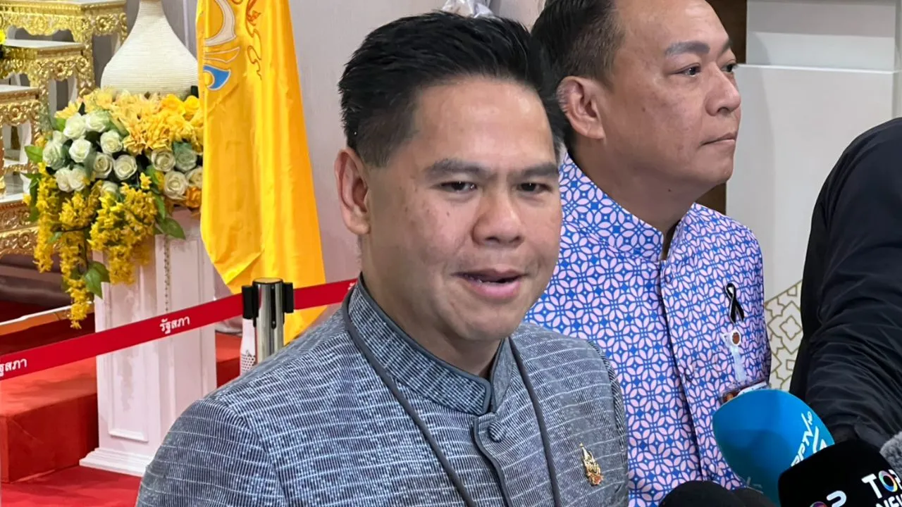 'วราวุธ' ยัน มีแค่ระบอบ ปชต. ไม่มีระบอบน้ำเงิน-ทักษิณ ขอผู้ชุมนุมใช้สิทธิ์ใต้กรอบกฎหมาย