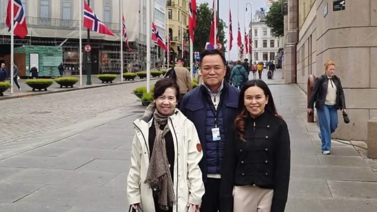 'อนุทิน' ถึงกรุงออสโล นอร์เวย์ เตรียมร่วมพระราชพิธีพระบรมศพ ปลื้มได้พรจากคนไทย