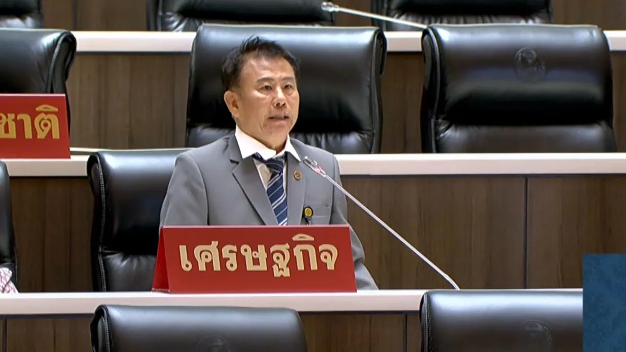 'พีรพล' แฉขบวนการต่างด้าวฮุบประเทศ จวกมหาดไทยหมกเม็ด ซุกชื่อทะลักทะเบียนบ้านกลางนับล้าน