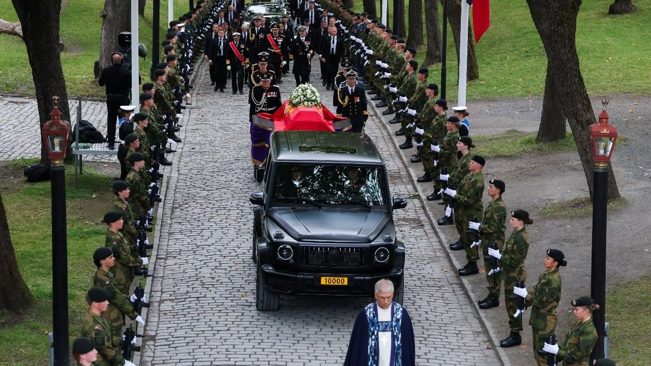 ชาวนอร์เวย์หลายพันคนร่วมส่งพระบรมศพ 'กษัตริย์ฮารัลด์ที่ 5' ครั้งสุดท้าย